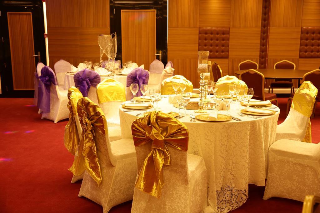 Atasehir Palace Hotel & Conference 이스탄불 외부 사진