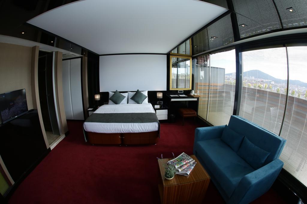 Atasehir Palace Hotel & Conference 이스탄불 외부 사진