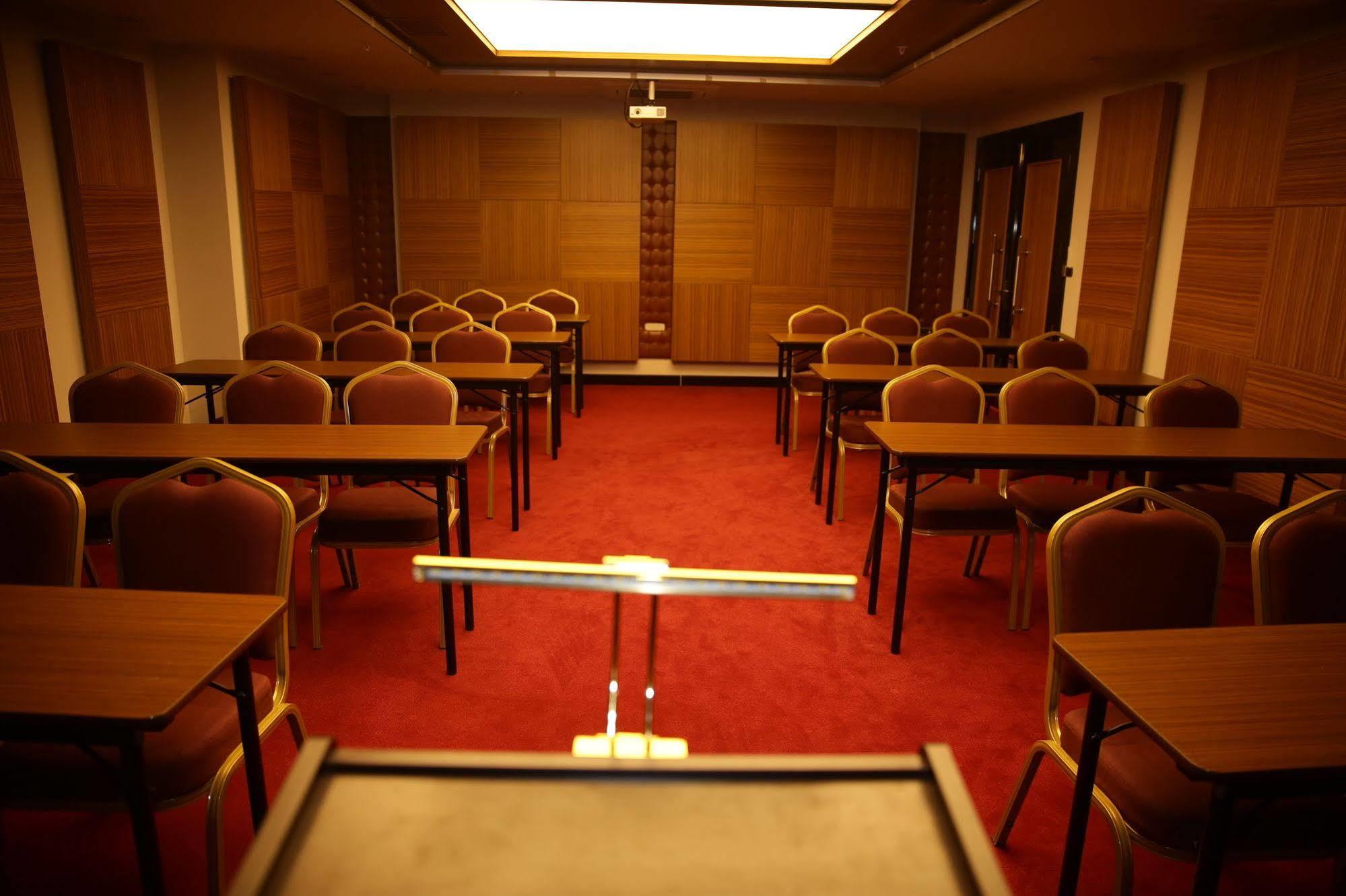 Atasehir Palace Hotel & Conference 이스탄불 외부 사진